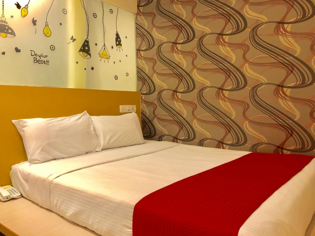 Eight Days Boutique Hotel - Mount Austin Johor Bahru Eksteriør bilde